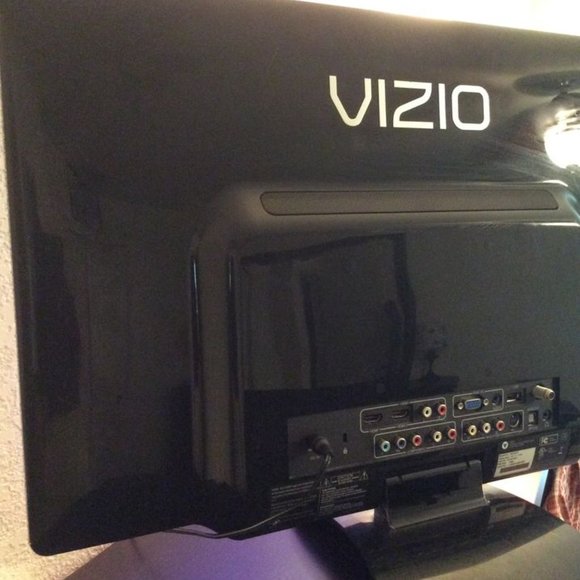 Vizio Tv 23-inch Led-Lcd - Picture 3 of 13